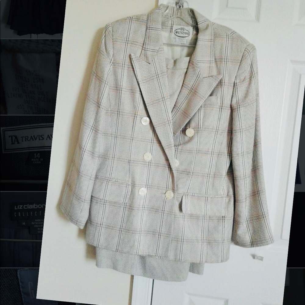 ‼️BOGO‼️ Double-breasted Skirt Suit Size 12/14?